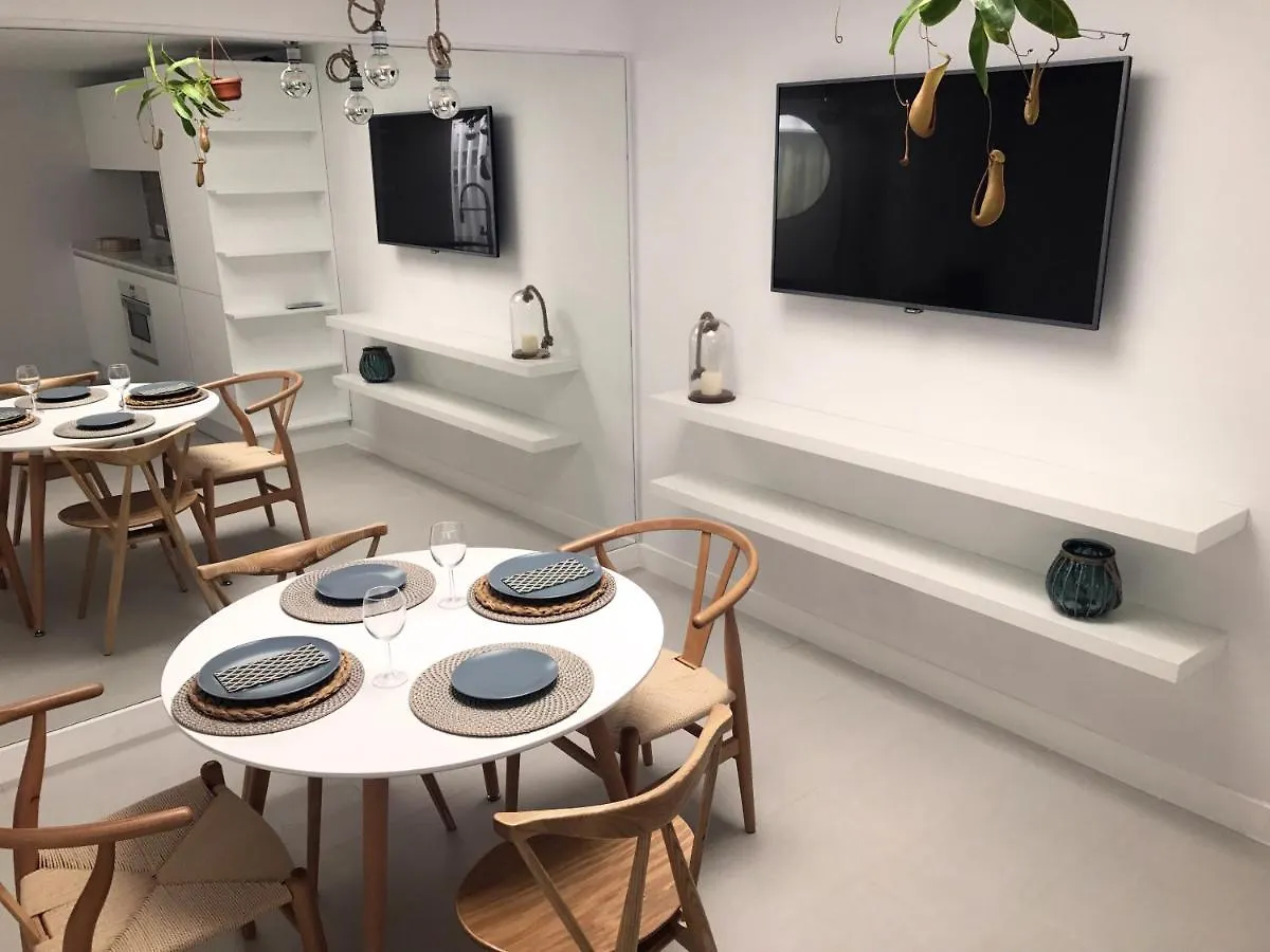 Cosy 2 Bedroom Apartment In La Caleta, Tenerife أذيخي